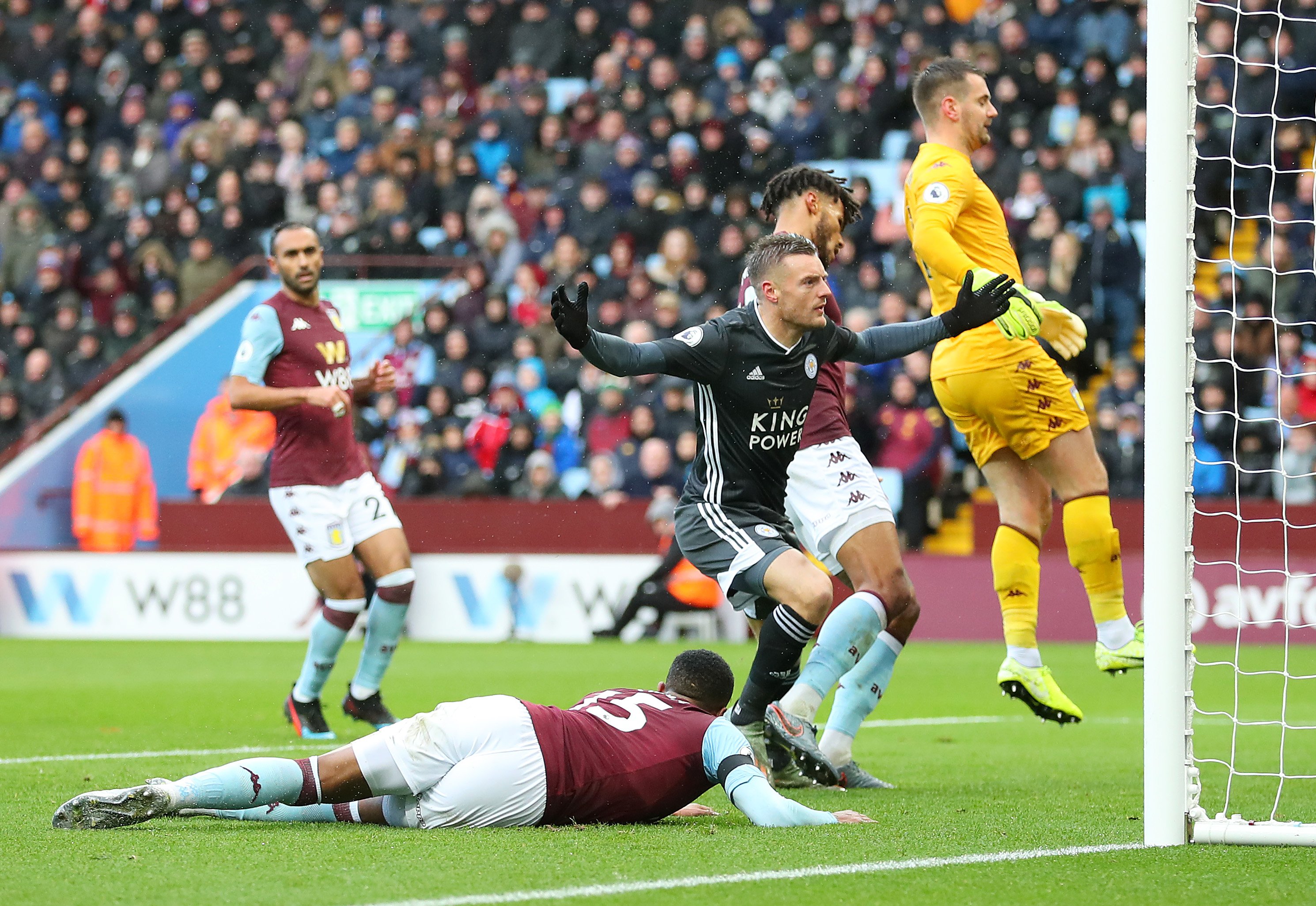 三分球或一 三分球或一