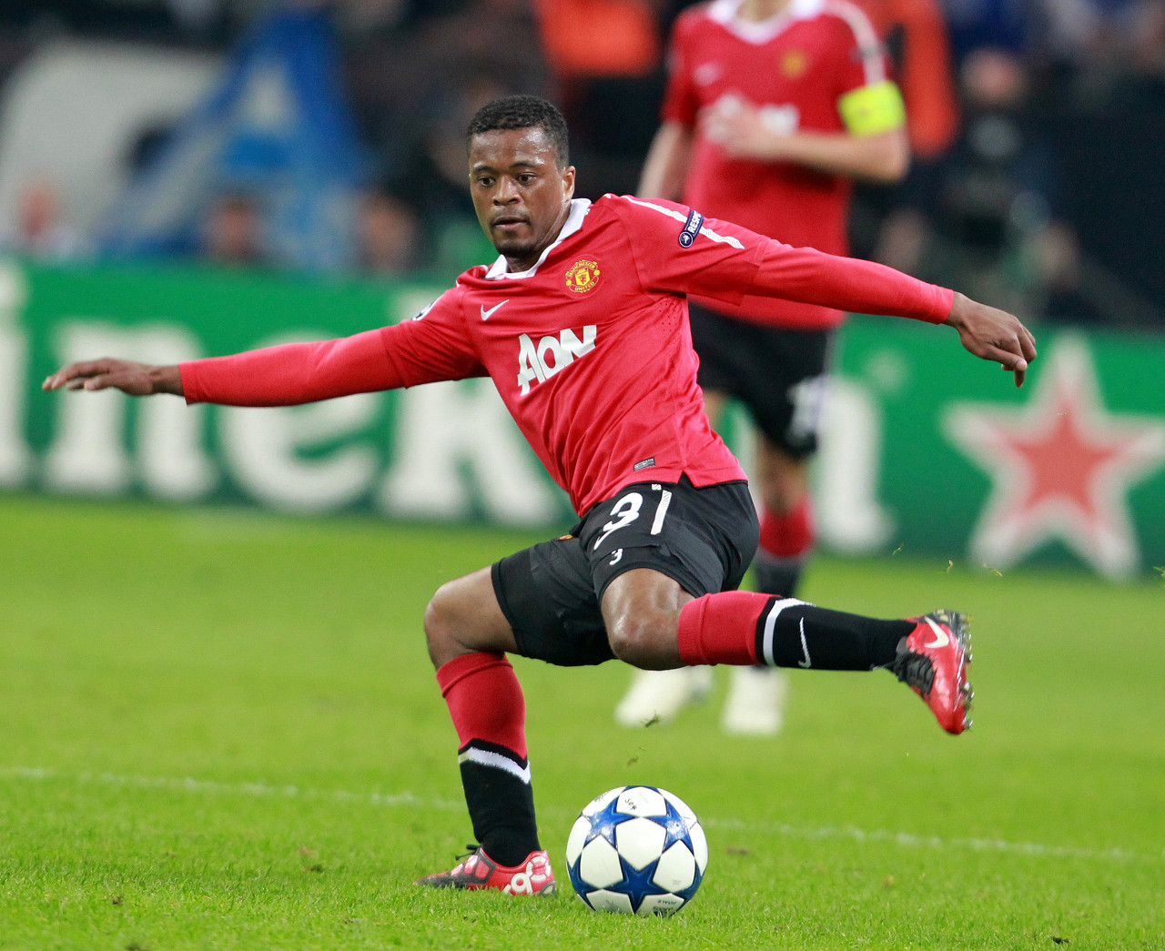 贊助收入迎 贊助收入迎